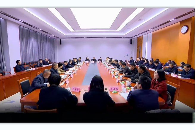 何淳寬主持召開青年群體代表座談會