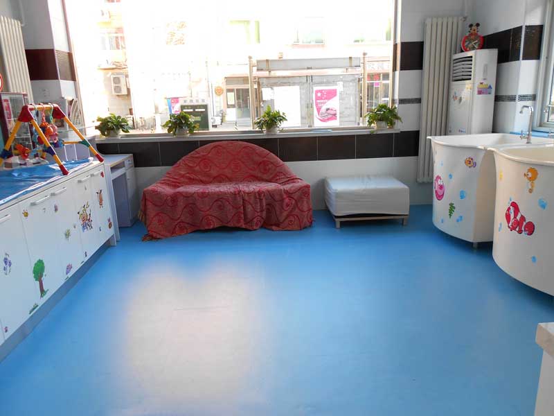 北京昌平區朵朵欣藝幼兒園地板