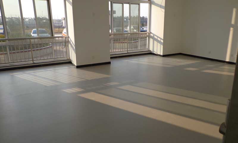 辦公地板用pvc塑膠地板優勢在哪里？