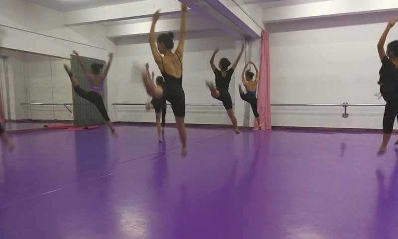 舞蹈地板價(jià)格由哪些因素決定